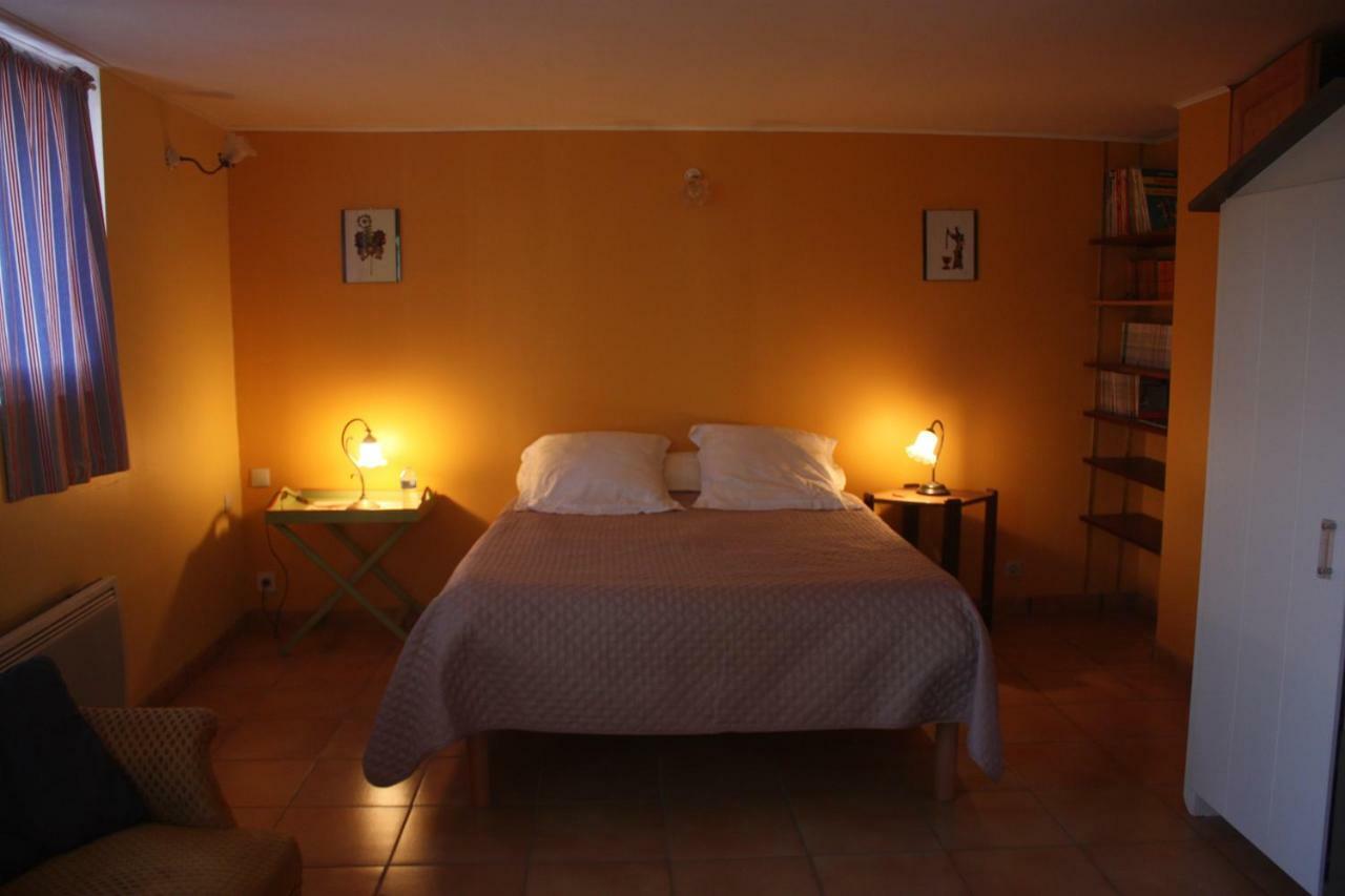 Presbytère De Jonquiere Couette-café 3*
